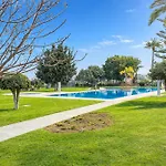 Cubo's Estudio La Colina Seaview & Pool