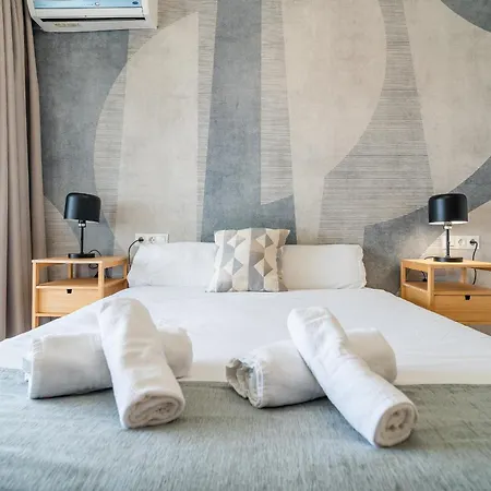 Cubo's Estudio La Colina Seaview & Pool Apartment *