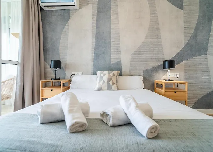 Cubo's Estudio La Colina Seaview & Pool Apartment *